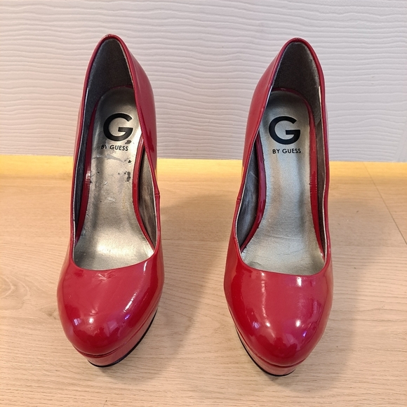 Guess Cherry Red Patent Leather Sexy Feminine Romantic High Heel Stilettos Sz 8M - Picture 2 of 8